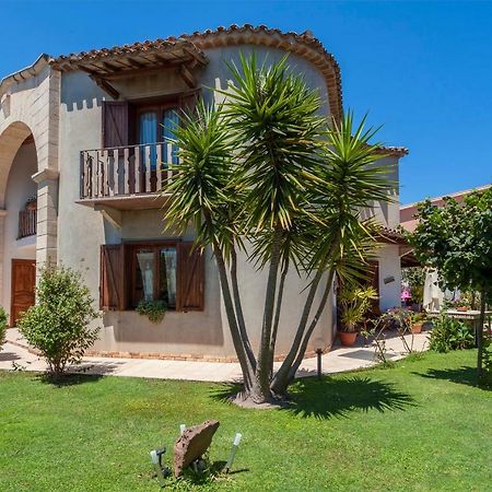 Le Quattro Mura Bed & Breakfast Pula Exterior foto