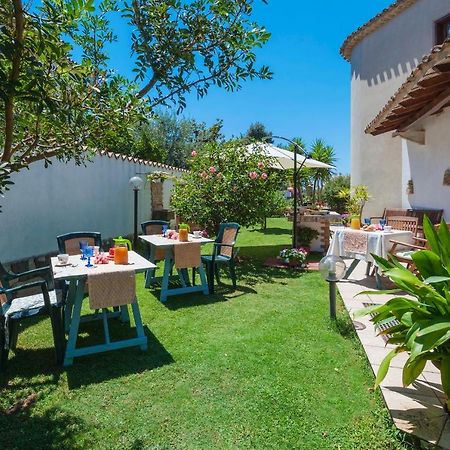 Le Quattro Mura Bed & Breakfast Pula Exterior foto